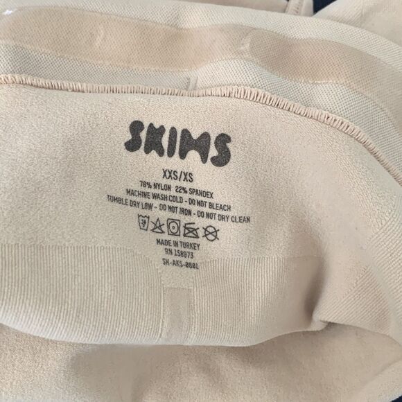 Skims Seamless Sculpt Mid Waist Thigh Short Clay Size XXS/XS NWOT - Picture 5 of 5